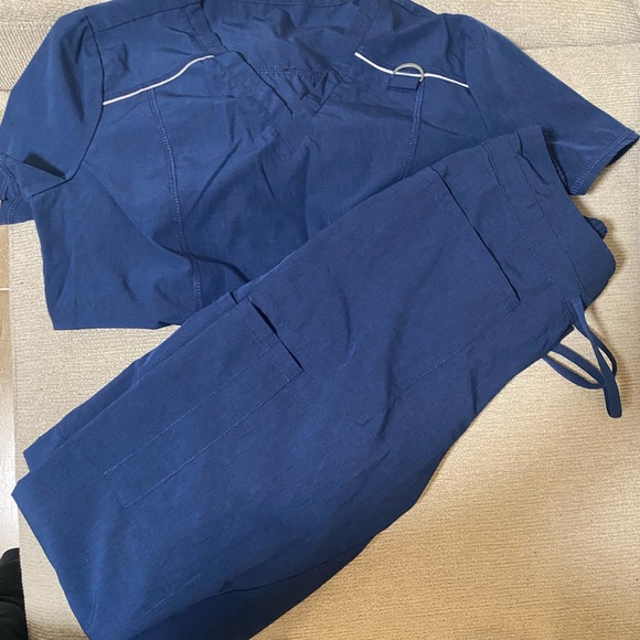 Navy scrub set XS - Picture 4 of 4